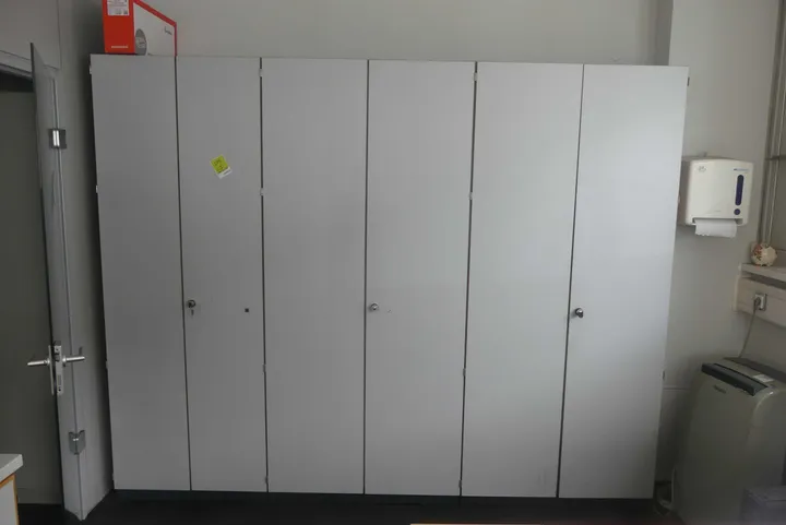 Wandschrank Maße in cm ca. 280 x 45 x 210